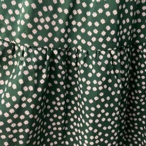 Size 12 Green and white Daisy tiered Dress